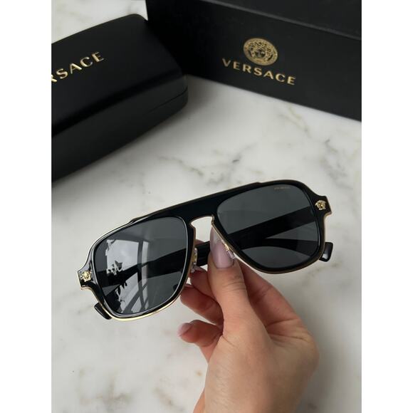 NEW Versace VE2199 Polarized Aviator Sunglasses in Black - Picture 1 of 6